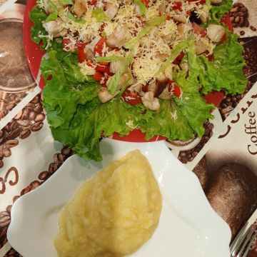 Салат Цезарь с курицей