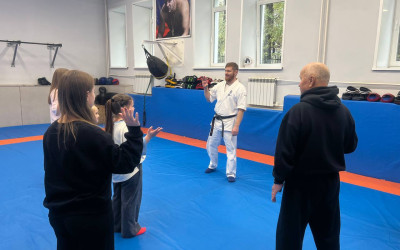 Международный день тренера во Владивостокском «Дорожном семейном клубе»  отметили по-настоящему спортивно!