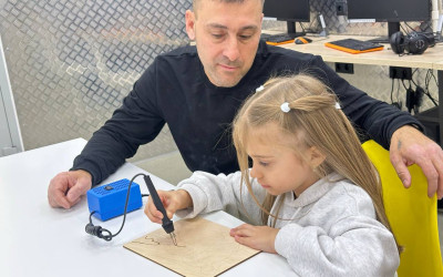 Рубрика «Семейные встречи» г. Бузулук . Мастер – класс по пирографии – выжигание на дереве.