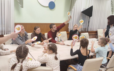 Общение эмоциями: Южно - Уральские семьи  учились понимать друг друга без слов на интересном тренинге.   