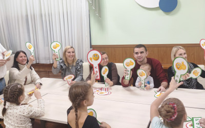 Общение эмоциями: Южно - Уральские семьи  учились понимать друг друга без слов на интересном тренинге.   