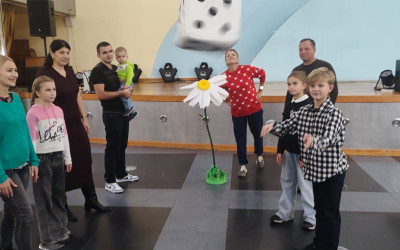 Рубрика «Семейные встречи» г. Челябинск. Интерактивная программа  «От кубика до ромашки»