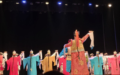 Южно – Уральские семьи окунулись в атмосферу степей на концерте театра танца «Ойраты»