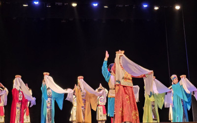 Южно – Уральские семьи окунулись в атмосферу степей на концерте театра танца «Ойраты»