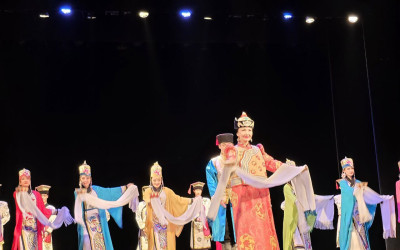 Южно – Уральские семьи окунулись в атмосферу степей на концерте театра танца «Ойраты»