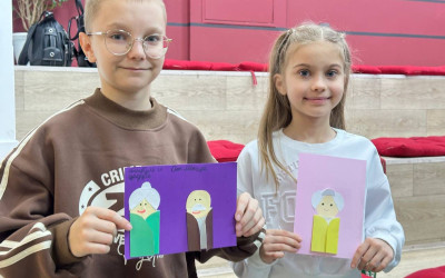 Рубрика «Семейные встречи» г. Бузулук. Мастер – класс по созданию открыток ко Дню бабушек и дедушек.