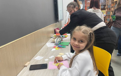 Рубрика «Семейные встречи» г. Бузулук. Мастер – класс по созданию открыток ко Дню бабушек и дедушек.