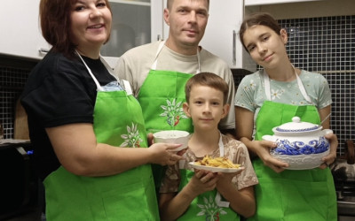 "Стальная" семья Зинченко организовали кулинарную встречу "Окрошка по-Воронежски"