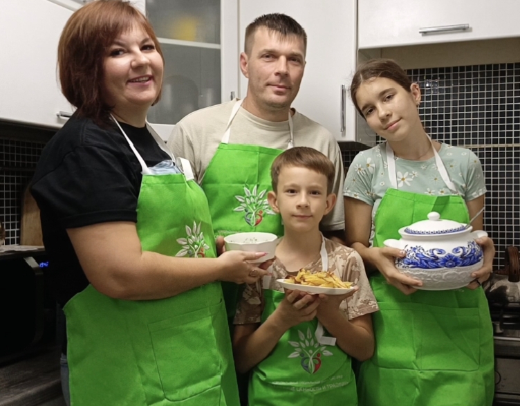 "Стальная" семья Зинченко организовали кулинарную встречу "Окрошка по-Воронежски"