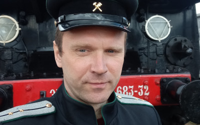 Семьи Октябрьской дороги собрались в Семейной гостиной.