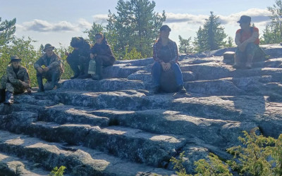 Наши семьи совершили поход на мистическую гору Воттоваара в Карелии