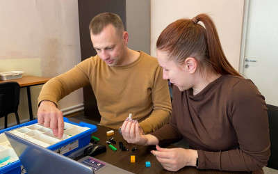 «ТехноЭкспресс» доказал, что совместное творчество и увлечение технологиями — это лучший способ не только весело и с пользой провести время всей семьей, но и построить мост взаимопонимания между поколениями. Хабаровский ДСК.