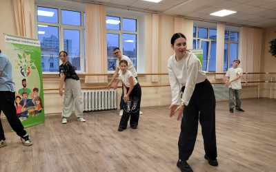 Зажигательный танцевальный флешмоб в Свердловском семейном клубе!