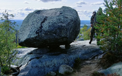 Наши семьи совершили поход на мистическую гору Воттоваара в Карелии