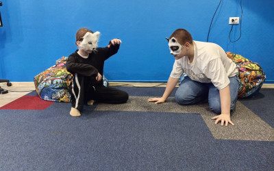  Удивительный мастер-класс, который завершился импровизированным спектаклем прошел в Новоургальском ДСК.