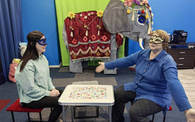  Удивительный мастер-класс, который завершился импровизированным спектаклем прошел в Новоургальском ДСК.