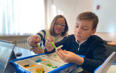 «ТехноЭкспресс» доказал, что совместное творчество и увлечение технологиями — это лучший способ не только весело и с пользой провести время всей семьей, но и построить мост взаимопонимания между поколениями. Хабаровский ДСК.