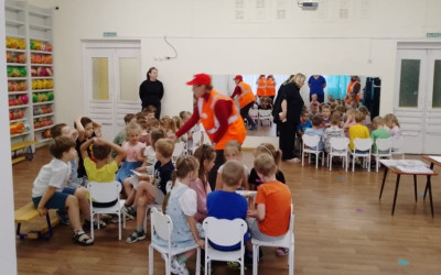 На Октябрьской продолжается эстафета просветительских встреч: безопасность на железной дороге!