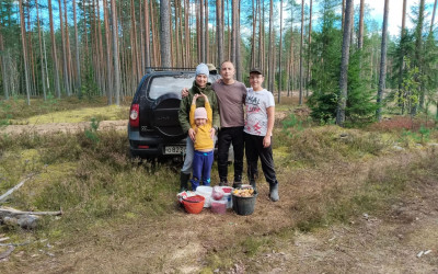 "Тихая охота" объединяет: семьи участники ловят грибную волну!