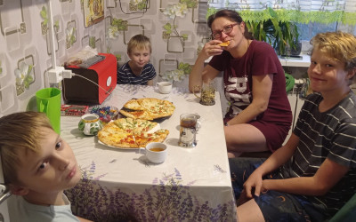 Семейное чаепитие к клубе,,Октябрьский,,