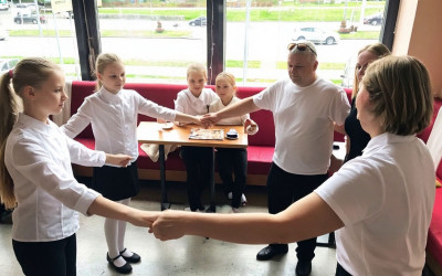 Все народы хороши! Все танцуют от души!