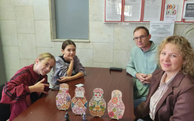 Дорожный семейный центр провёл увлекательный мастер‑класс по росписи матрёшки