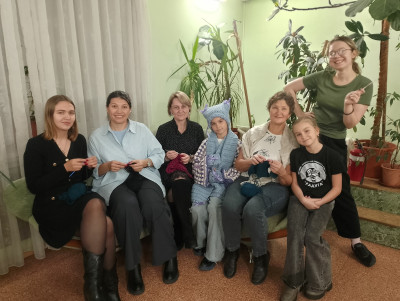 В Семейном клубе Дворца культуры железнодорожников прошел творческий мастер-класс по вязанию крючком.
