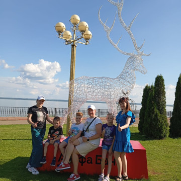 Прогулка в городском саду в солнечный денек)