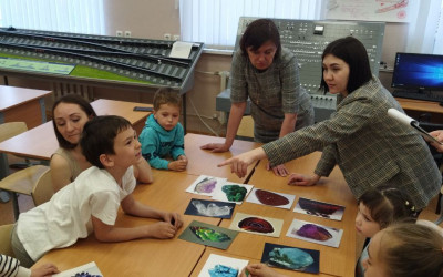 В "Горьковском" клубе семьи отправились в путешествие по сказам Бажова!