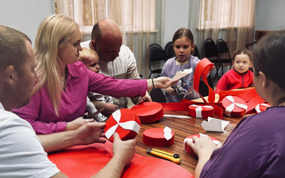 Мастер - класс для семей Оренбурга от Дома культуры железнодорожников «Экспресс»  по изготовлению новогодней декорации "Карамелька"
