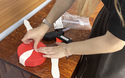 Мастер - класс для семей Оренбурга от Дома культуры железнодорожников «Экспресс»  по изготовлению новогодней декорации "Карамелька"