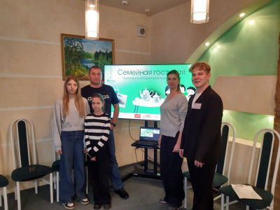 Семейная гостиная «Культура и история железных дорог» объединила поколения в Горьковском клубе