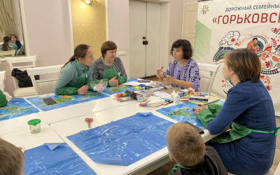 Волшебство своими руками: в семейном клубе «Горьковский» создали новогоднее настроение