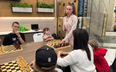 В ДСК "Горьковский" прошел мастер-класс по шахматам для всей семьи