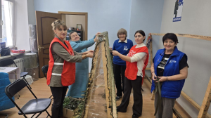 Казань запускает эстафету добра: волонтеры РЖД плетут сети для СВО