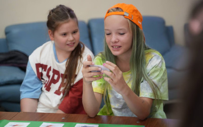  “Наследники железнодорожной славы” — это не просто настольная игра. Это увлекательное путешествие в мир железных дорог, в котором каждый становится немного исследователем, немного инженером и совсем чуть-чуть мечтателем. Владивостокский ДСК 