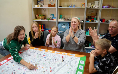  “Наследники железнодорожной славы” — это не просто настольная игра. Это увлекательное путешествие в мир железных дорог, в котором каждый становится немного исследователем, немного инженером и совсем чуть-чуть мечтателем. Владивостокский ДСК 