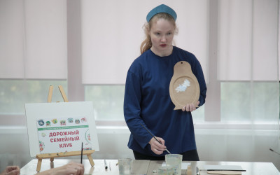 Создаем семейные шедевры: мастер-класс по росписи матрешек!
