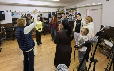 В «Дорожном семейном клубе» посёлка Новый Ургал состоялся уникальный мастер-класс по вокалу под названием «Спой всей семьёй».