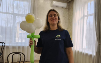 В Комсомольском  «Дорожном семейном клубе» прошел увлекательный мастер-класс по изготовлению цветов из шаров для моделирования! 