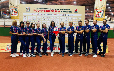 Забота, которая греет сильнее льда: родные встречают своего чемпиона.