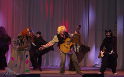 В ДКЖ г. Тюмени для семей железнодорожников состоялся Музыкальный спектакль &laquo;Новогодние приключения Маши и Вити&raquo;.