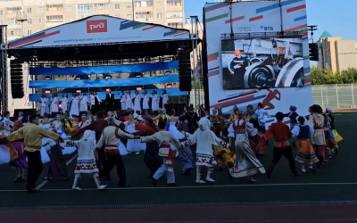 Все народы хороши! Все танцуют от души!