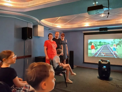Безопасность на железной дороге: важная беседа для детей от семей Неминущих и Поляковых