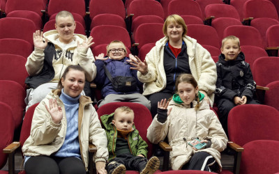 Кино для всей семьи и всех поколений в Новоургальском "Дорожном семейном клубе"