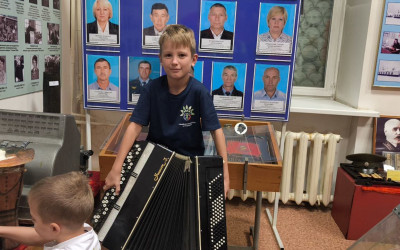 Экскурсия в музей истории Северного широтного хода Дальневосточного центра научно-технической информации и библиотек ОАО «РЖД» оказалась настоящим открытием для семей Комсомольского ДСК