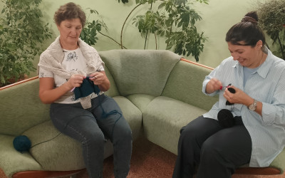 В Семейном клубе Дворца культуры железнодорожников прошел творческий мастер-класс по вязанию крючком.