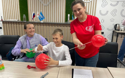 На станции ДОБРА прошло захватывающее научное шоу "Изучаем организм", организованное семьей корпоративных волонтёров Горовенко!