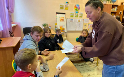 «Жизнь в твоих руках»: Хабаровские семьи осваивают навыки первой помощи.