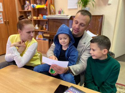 «Жизнь в твоих руках»: Хабаровские семьи осваивают навыки первой помощи.